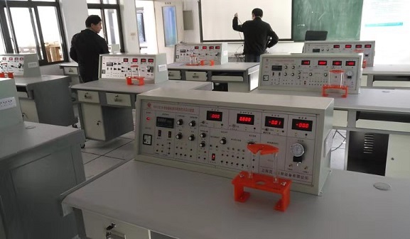 �z�y�c�D�Q������