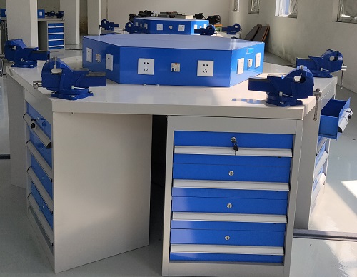 ����λ�Q����